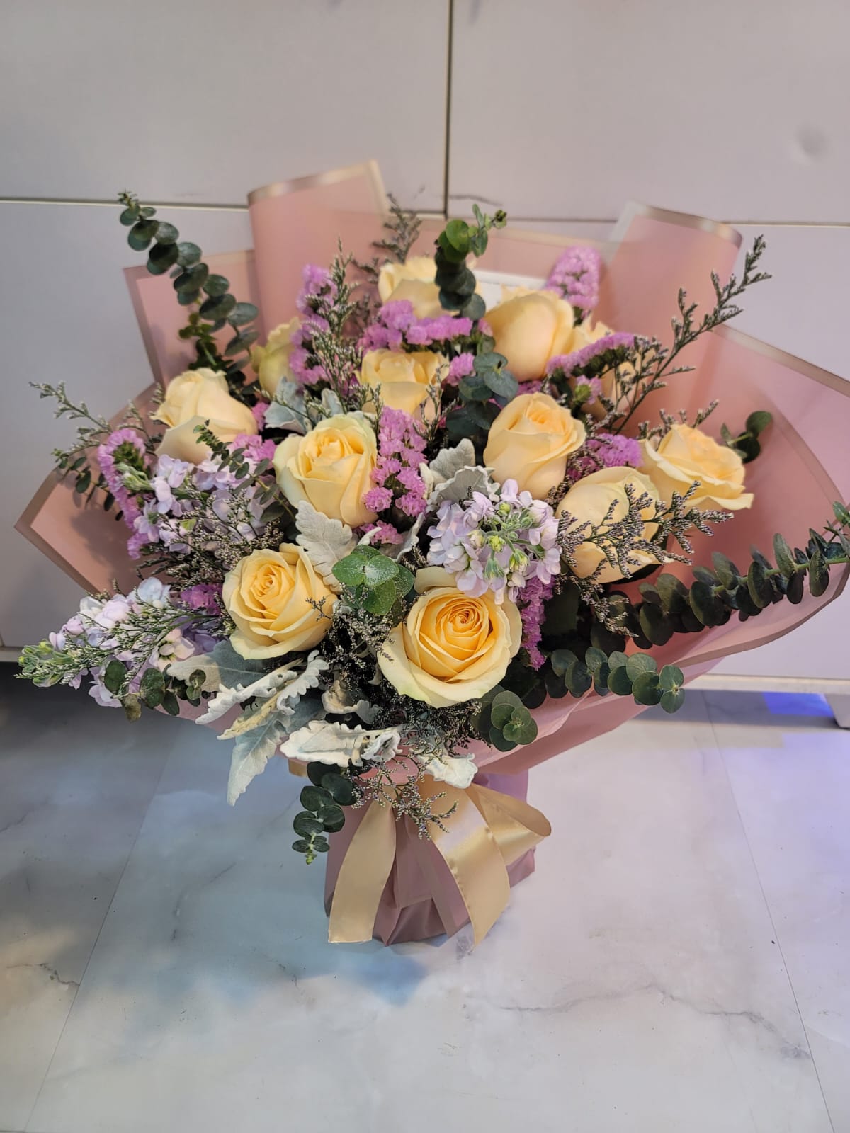 12 Roses Bouquet (Color at Your Choice) Medium size