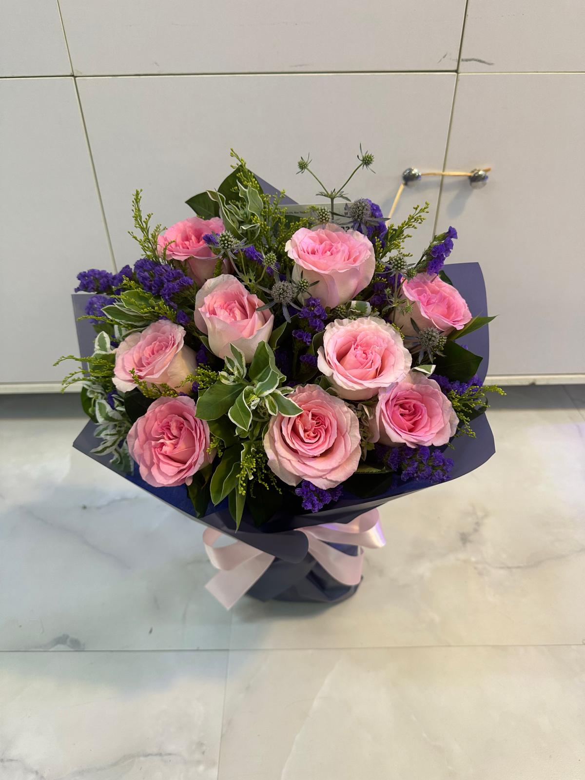 9 Pcs Roses Bouquet (color at your choice)