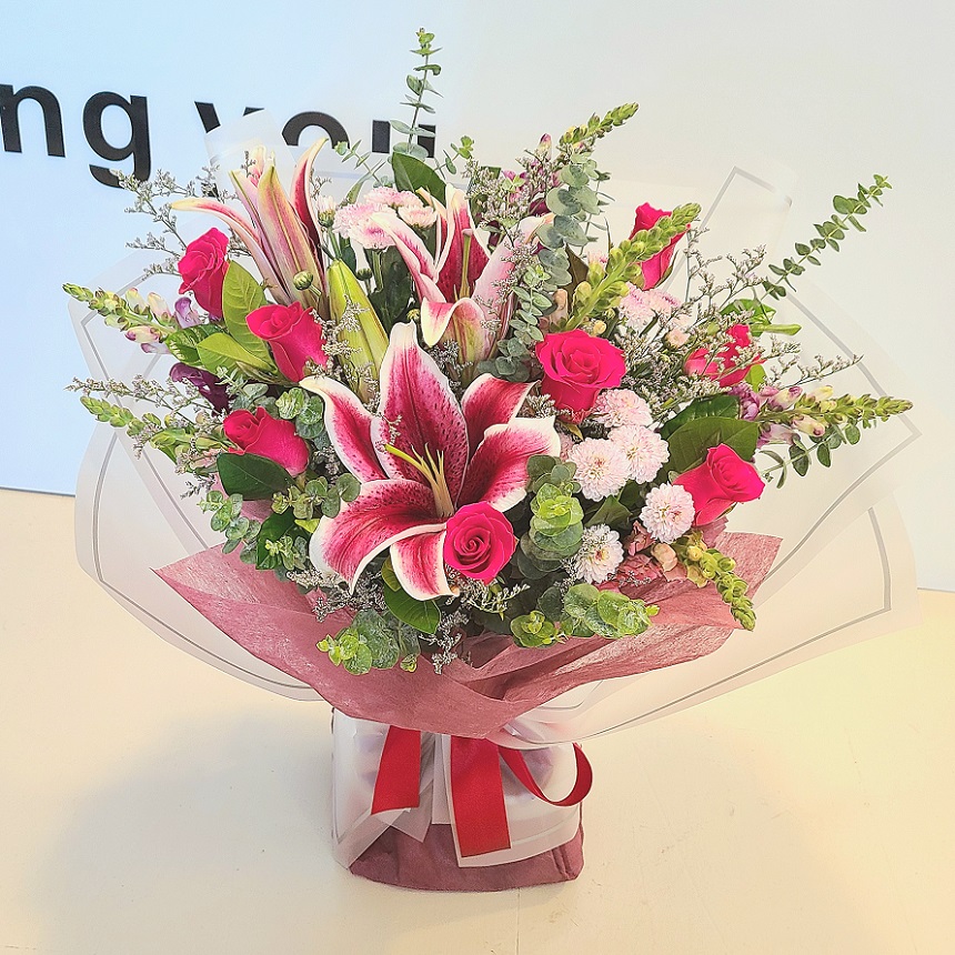 Lilies and Roses Bouquet