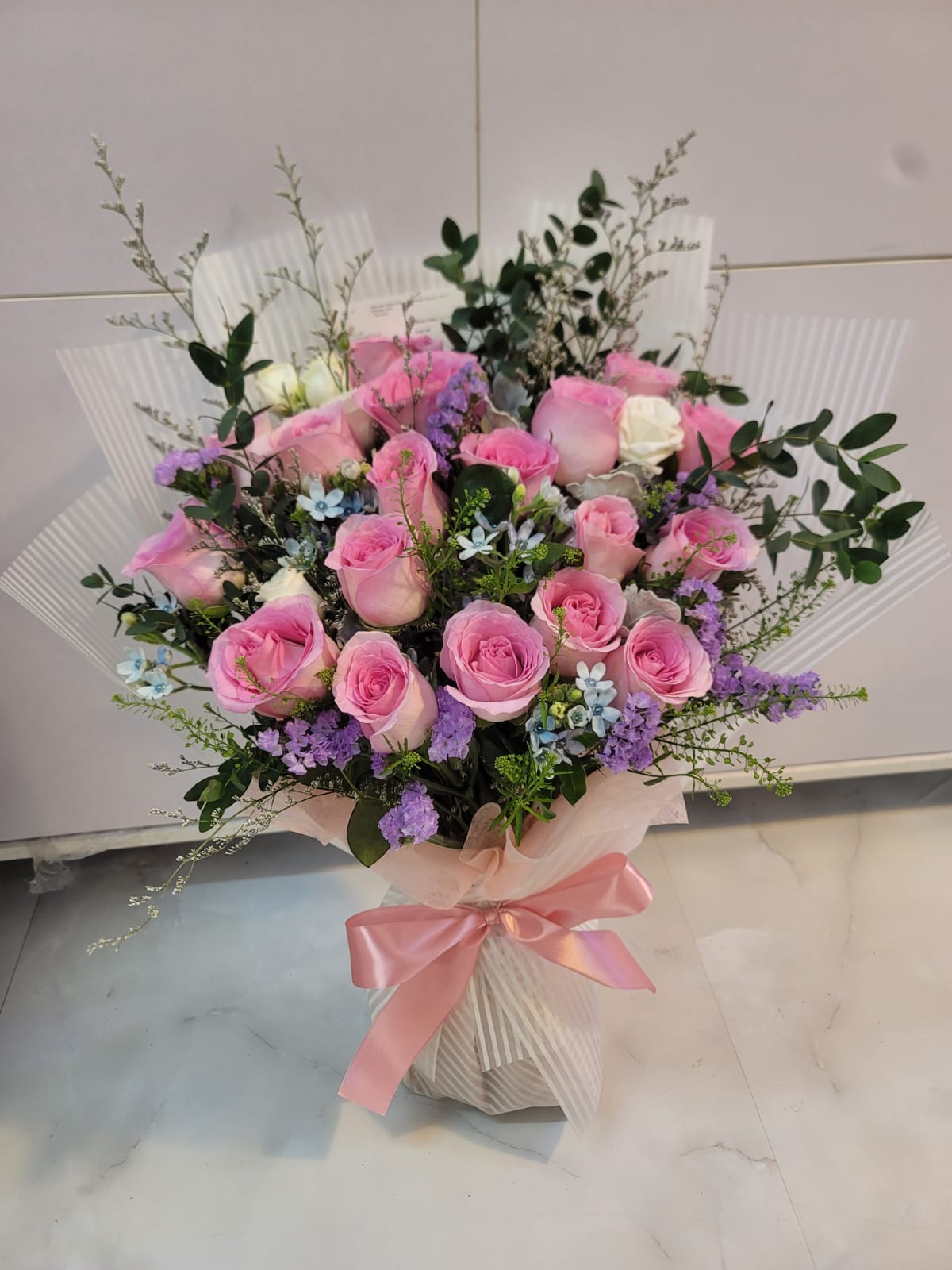 Milky Pink Roses Boquuet 18pcs
